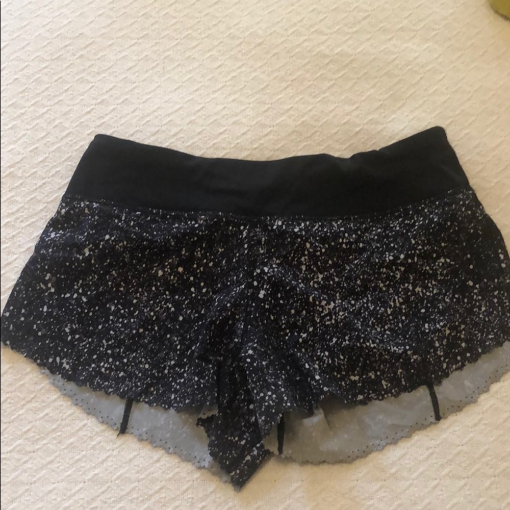 RARE BLACK LULULEMON SHORTS SIZE 4 OFFER ME